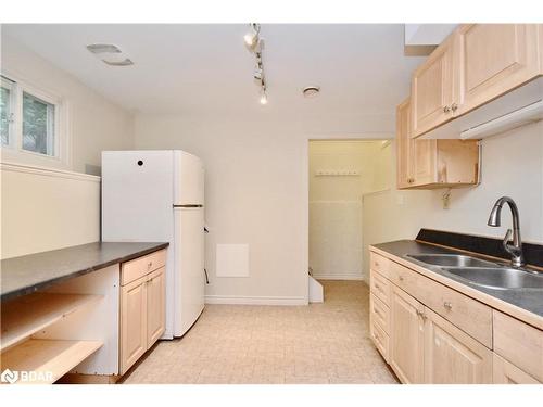 16 Louise Lane, Orillia, ON - Indoor Photo Showing Kitchen With Double Sink