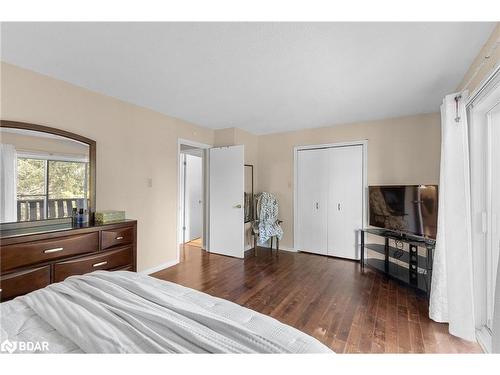 4-304 Thomas Street, Stayner, ON - Indoor Photo Showing Bedroom