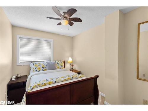 4-304 Thomas Street, Stayner, ON - Indoor Photo Showing Bedroom