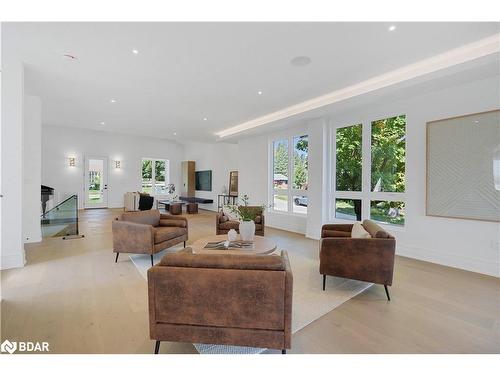 35 Second Street, Orangeville, ON - Indoor Photo Showing Living Room