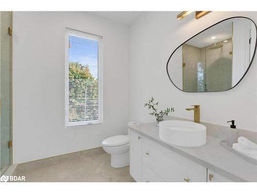 35 Second Street, Orangeville, ON - Indoor Photo Showing Bathroom