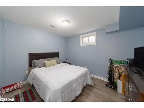 Bsmt-323 Johnson Street, Barrie, ON - Indoor Photo Showing Bedroom