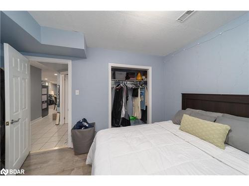 Bsmt-323 Johnson Street, Barrie, ON - Indoor Photo Showing Bedroom