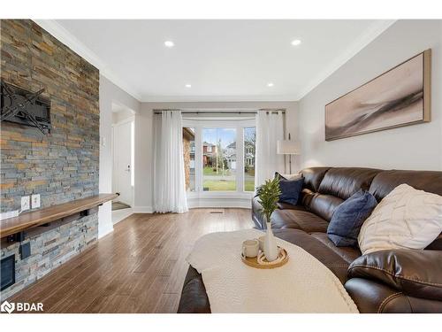 36 Carr Drive, Barrie, ON - Indoor Photo Showing Living Room