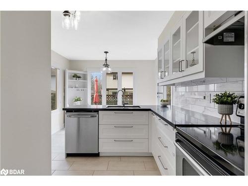 36 Carr Drive, Barrie, ON - Indoor Photo Showing Kitchen With Upgraded Kitchen