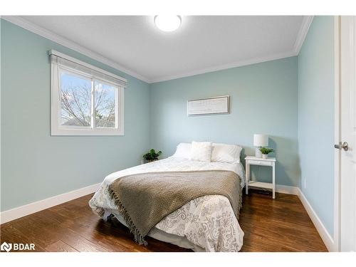 36 Carr Drive, Barrie, ON - Indoor Photo Showing Bedroom