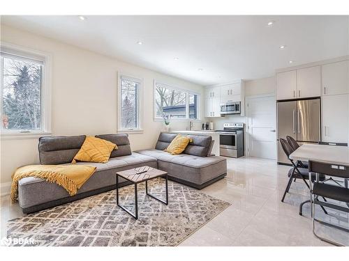 125 Craigmore Crescent, The Blue Mountains, ON - Indoor Photo Showing Living Room