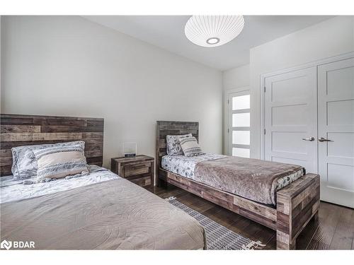 125 Craigmore Crescent, The Blue Mountains, ON - Indoor Photo Showing Bedroom