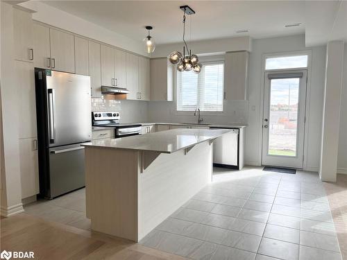 Upper-59 Suzuki Street, Barrie, ON - Indoor Photo Showing Kitchen