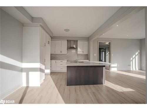 17 Amsterdam Drive, Barrie, ON - Indoor Photo Showing Kitchen