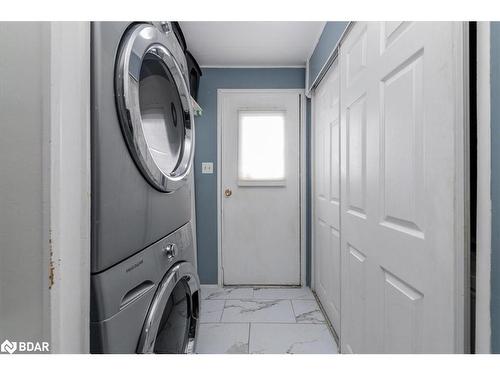 3 Green Glade Court, Innisfil, ON - Indoor Photo Showing Laundry Room