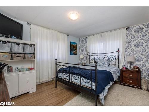 3 Green Glade Court, Innisfil, ON - Indoor Photo Showing Bedroom