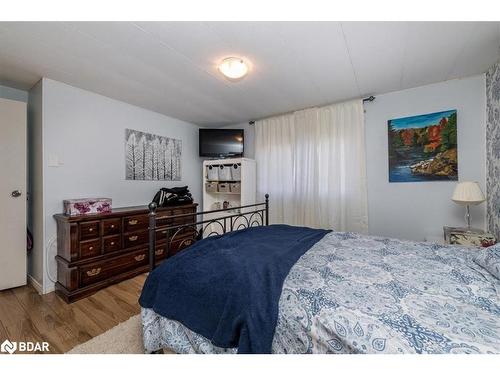 3 Green Glade Court, Innisfil, ON - Indoor Photo Showing Bedroom