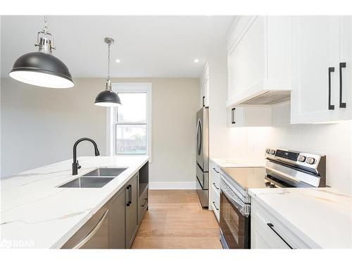 9 Bertram Drive, Elmvale, ON - Indoor Photo Showing Kitchen With Double Sink With Upgraded Kitchen