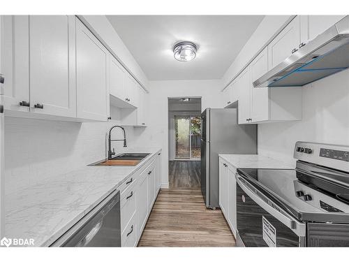 6-2 Bernick Drive, Barrie, ON - Indoor Photo Showing Kitchen