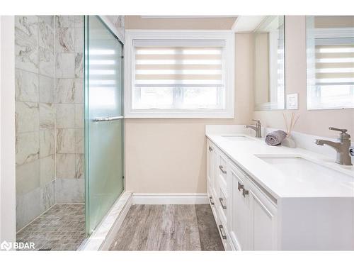 148 Sand Road, Holland Landing, ON - Indoor Photo Showing Bathroom