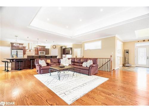 138 Knox Road E, Wasaga Beach, ON - Indoor Photo Showing Living Room