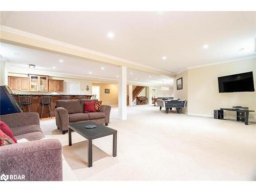 138 Knox Road E, Wasaga Beach, ON - Indoor Photo Showing Living Room