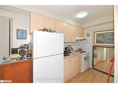 156 Barrington Avenue, Toronto, ON - Indoor Photo Showing Kitchen