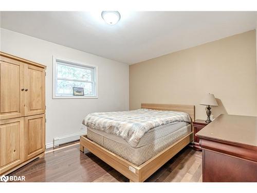 4 Clover Court, Kawartha Lakes, ON - Indoor Photo Showing Bedroom