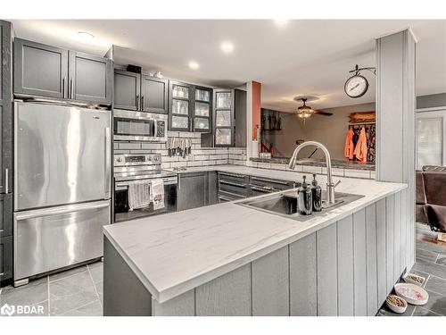 4 Clover Court, Kawartha Lakes, ON - Indoor Photo Showing Kitchen With Upgraded Kitchen