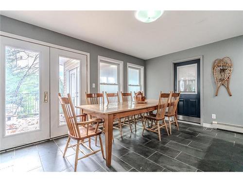 4 Clover Court, Kawartha Lakes, ON - Indoor Photo Showing Dining Room