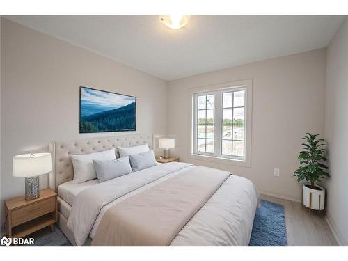 11 Amsterdam Drive, Barrie, ON - Indoor Photo Showing Bedroom