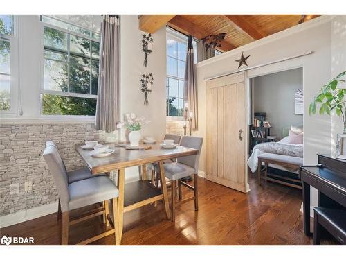 113-543 Timothy Street, Newmarket, ON - Indoor Photo Showing Dining Room