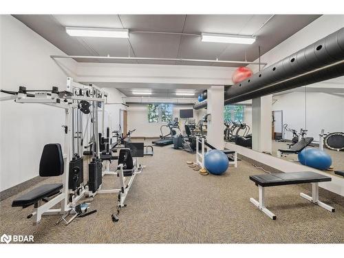 113-543 Timothy Street, Newmarket, ON - Indoor Photo Showing Gym Room