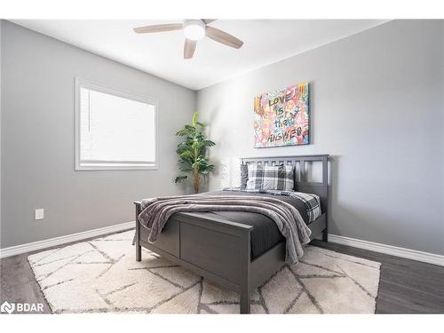 2834 Perry Avenue, Brechin, ON - Indoor Photo Showing Bedroom