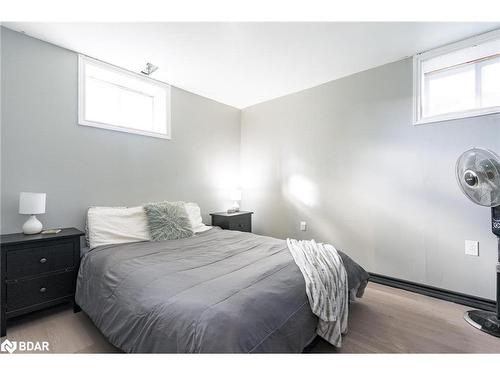 2834 Perry Avenue, Brechin, ON - Indoor Photo Showing Bedroom