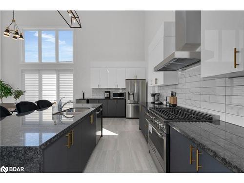 114 Sladden Court, Thornbury, ON - Indoor Photo Showing Kitchen With Double Sink With Upgraded Kitchen