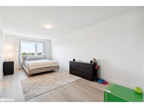 1495 Purchase Place Place, Lefroy, ON - Indoor Photo Showing Bedroom