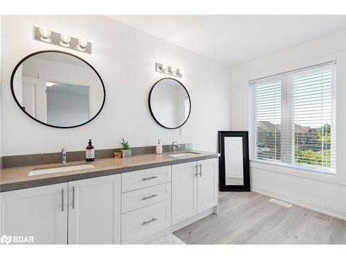 1495 Purchase Place Place, Lefroy, ON - Indoor Photo Showing Bathroom