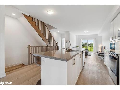 1495 Purchase Place Place, Lefroy, ON - Indoor Photo Showing Kitchen With Double Sink With Upgraded Kitchen