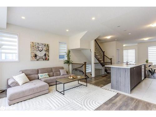 13 Sama Way, Wasaga Beach, ON - Indoor Photo Showing Living Room