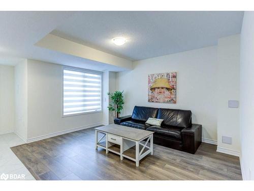 13 Sama Way, Wasaga Beach, ON - Indoor Photo Showing Living Room