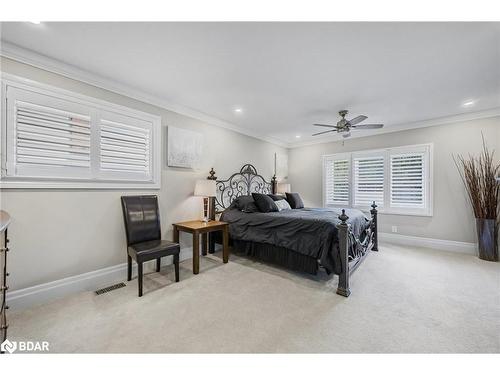 7 Howard Crescent, Barrie, ON - Indoor Photo Showing Bedroom