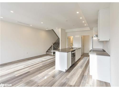 154 Elgin Street Street, Orillia, ON - Indoor Photo Showing Kitchen