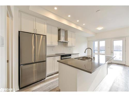 154 Elgin Street Street, Orillia, ON - Indoor Photo Showing Kitchen With Double Sink With Upgraded Kitchen