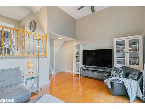 31-325 William Street, Shelburne, ON - Indoor Photo Showing Living Room