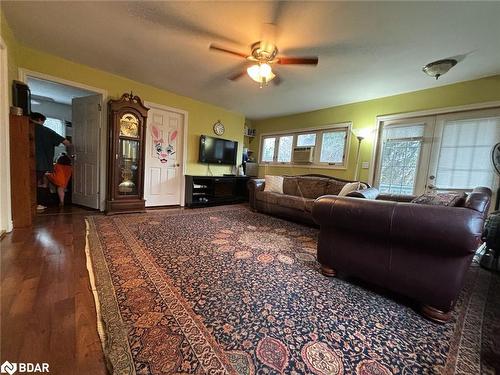 8384 6Th Line Line, Utopia, ON - Indoor Photo Showing Living Room