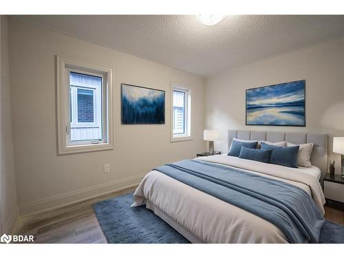 19 Amsterdam Drive, Barrie, ON - Indoor Photo Showing Bedroom