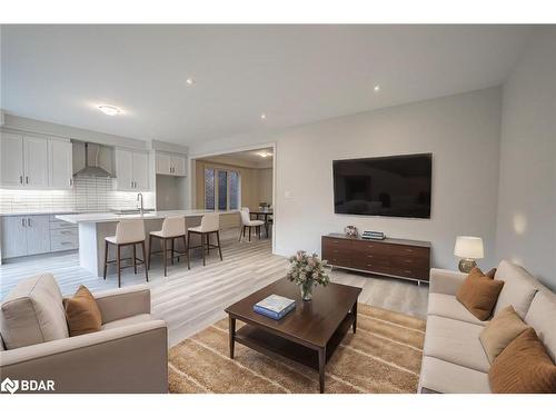 19 Amsterdam Drive, Barrie, ON - Indoor Photo Showing Living Room