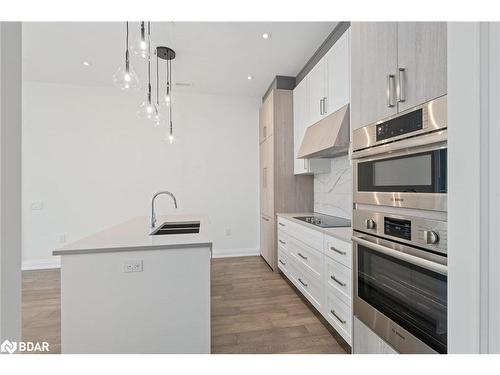 505-42 Mill Street, Georgetown, ON - Indoor Photo Showing Kitchen With Upgraded Kitchen