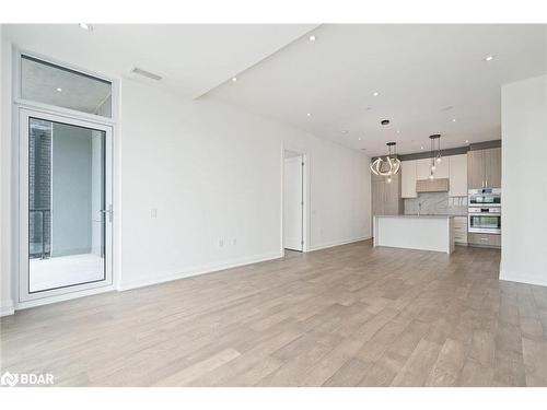 505-42 Mill Street, Georgetown, ON - Indoor Photo Showing Kitchen