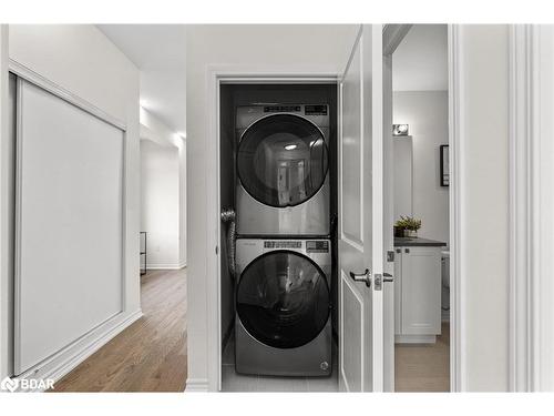 12 Wyn Wood Lane, Orillia, ON - Indoor Photo Showing Laundry Room