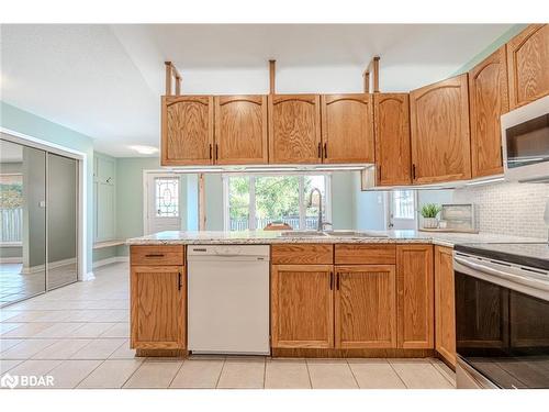 46 Patricia Avenue, Barrie, ON - Indoor Photo Showing Kitchen