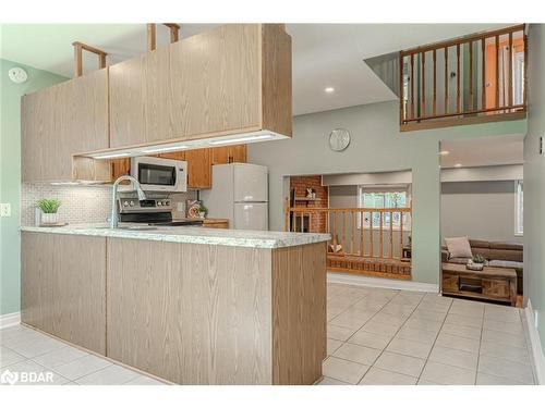 46 Patricia Avenue, Barrie, ON - Indoor Photo Showing Kitchen