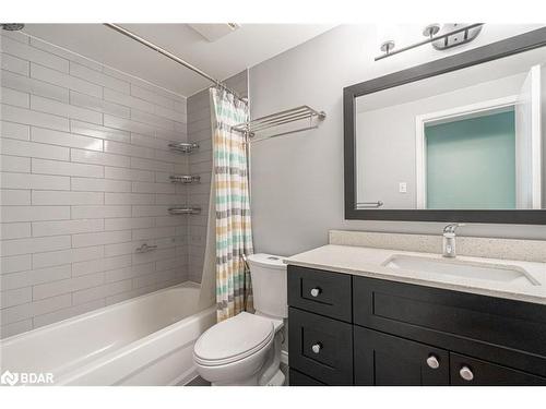 46 Patricia Avenue, Barrie, ON - Indoor Photo Showing Bathroom